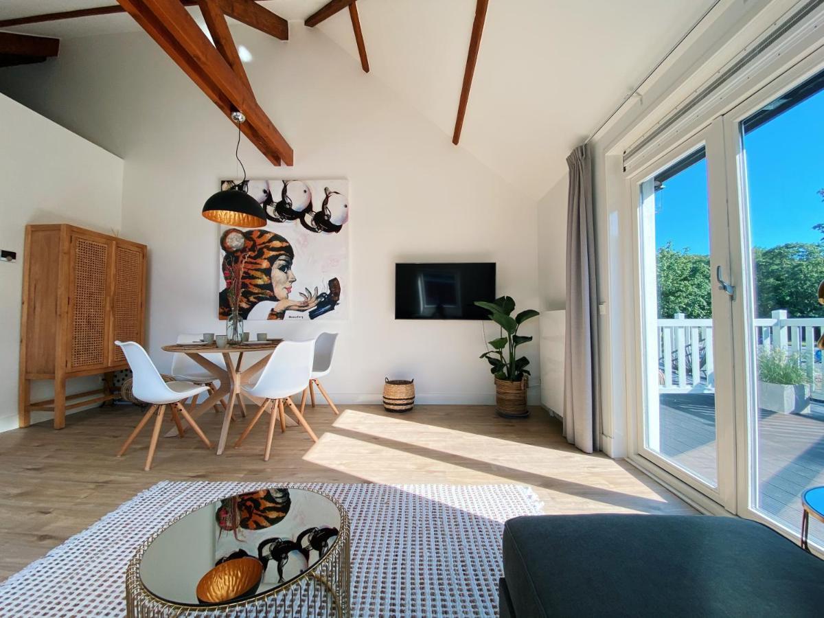 Luxurious Historical Loft Close To The Beach!! วัสเซนนาร์ ภายนอก รูปภาพ