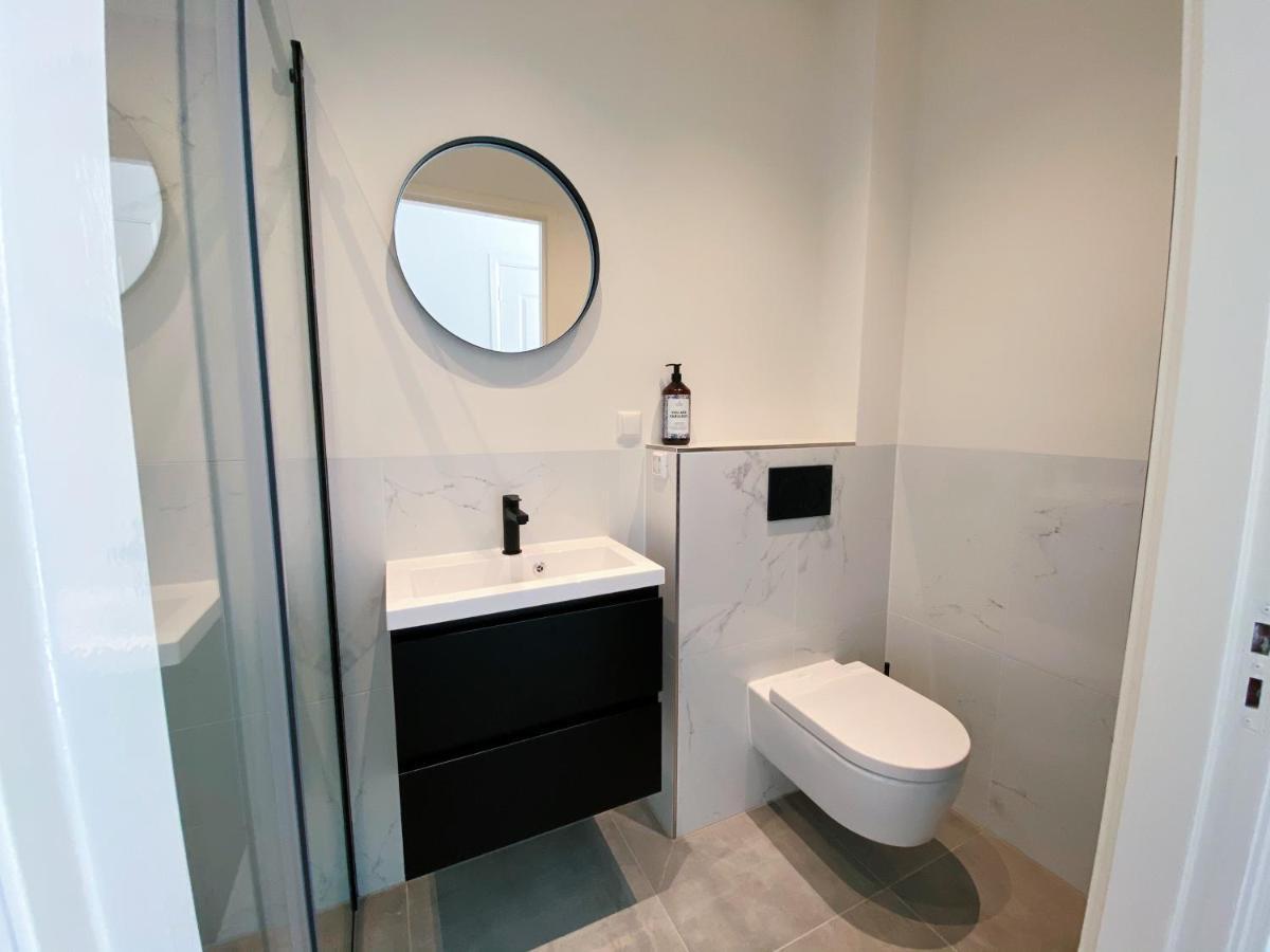 Luxurious Historical Loft Close To The Beach!! วัสเซนนาร์ ภายนอก รูปภาพ